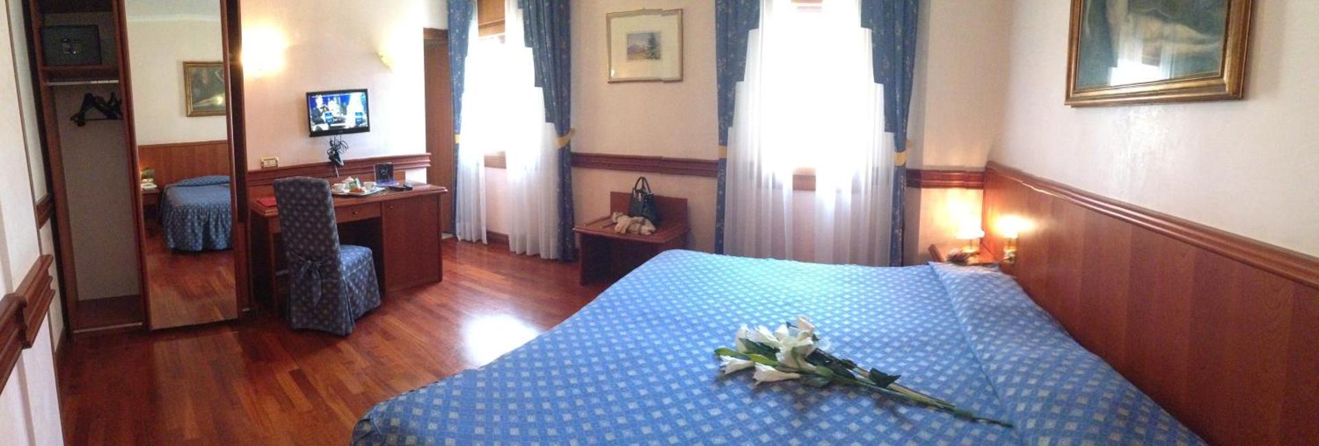 Hotel Minerva - Photo 19