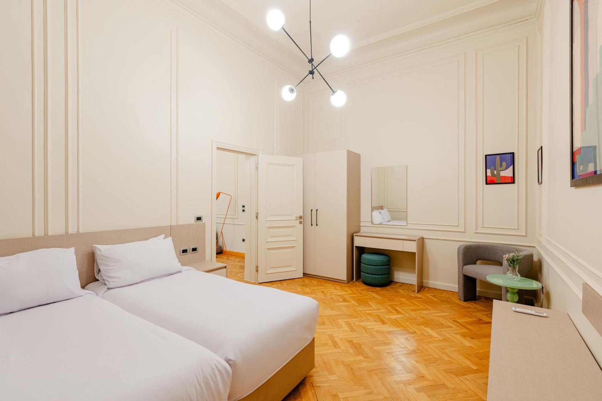 One-Bedroom Deluxe Apartment - Photo 3