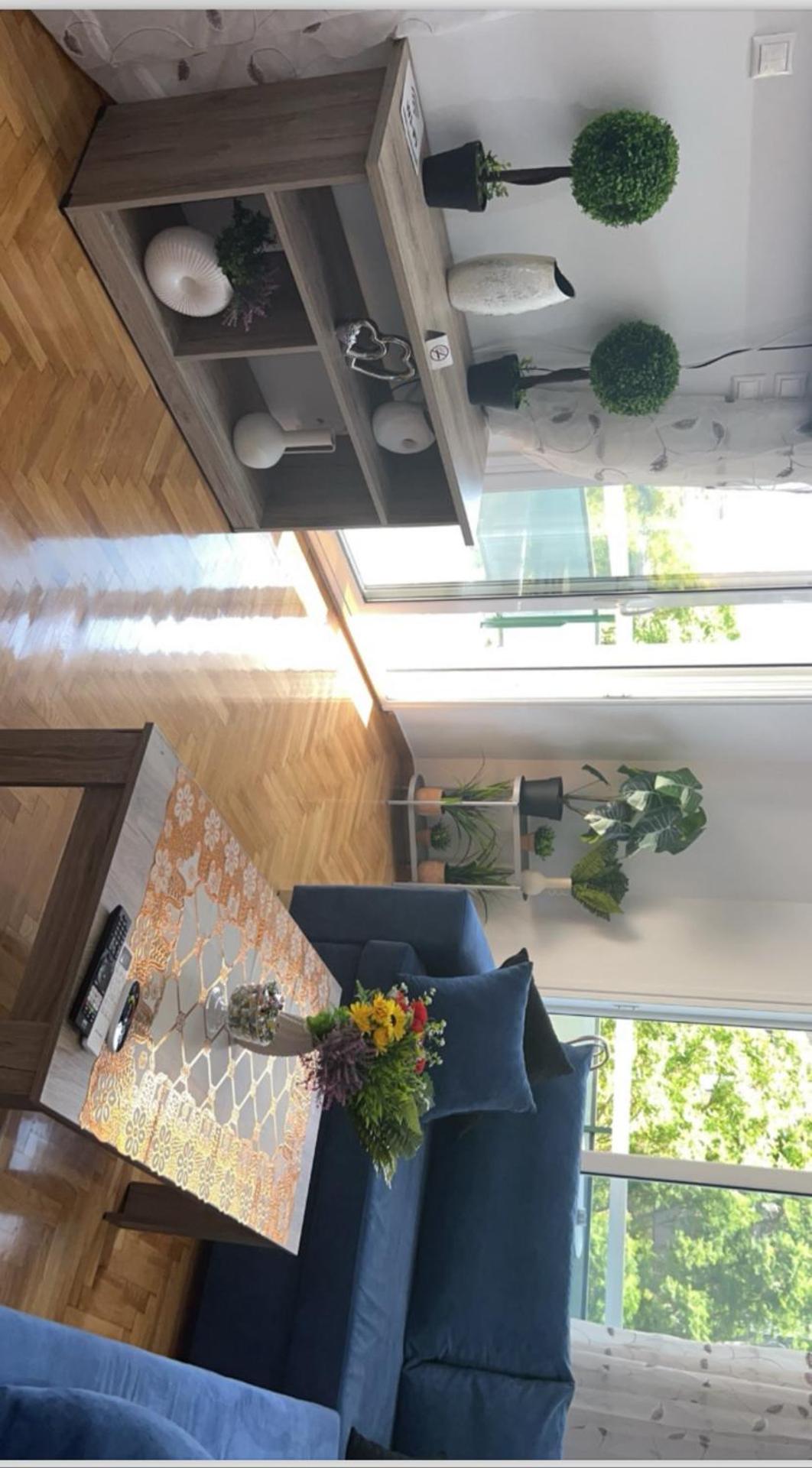 Four Seasons Apartment - Photo 3