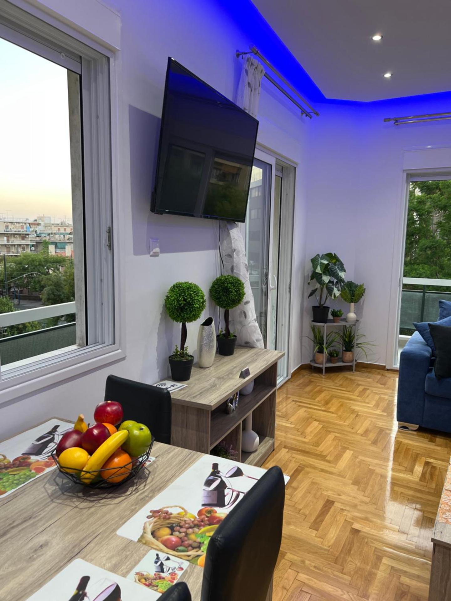 Four Seasons Apartment - Photo 8