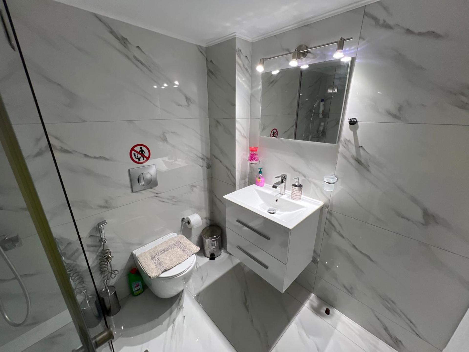 Four Seasons Apartment - Photo 56