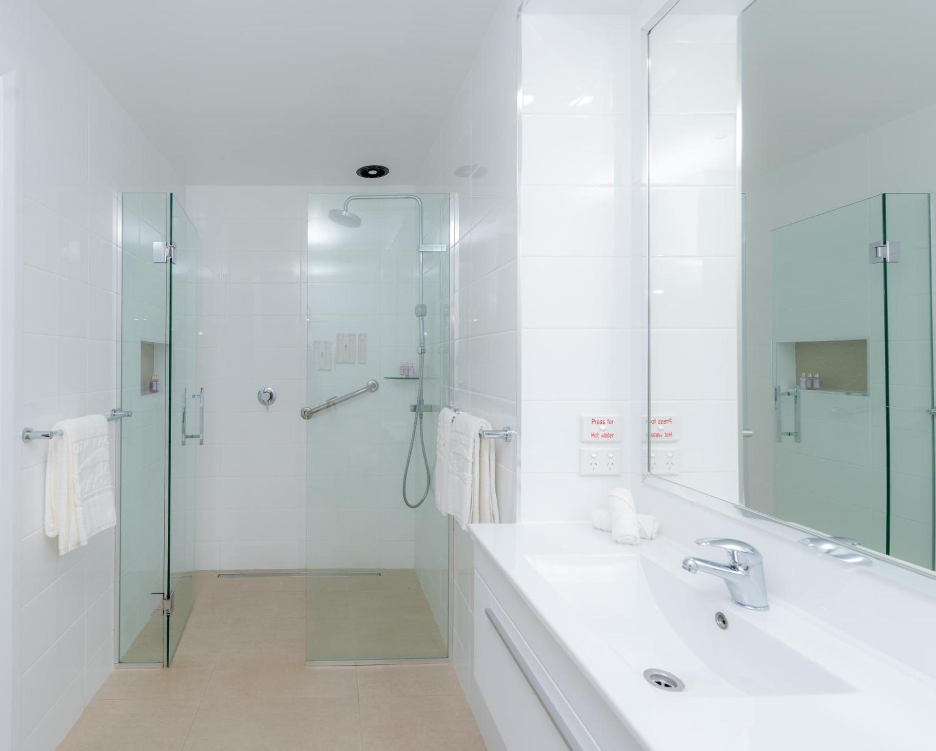 South Pacific Resort Hotel - Photo 12