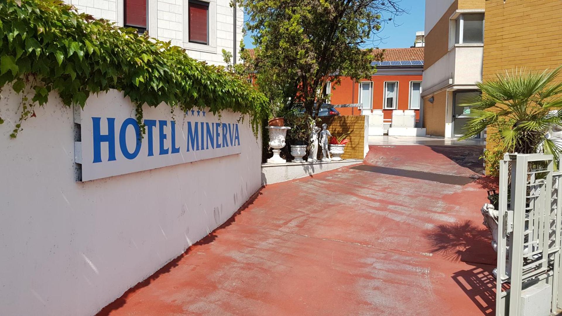 Hotel Minerva - Photo 61