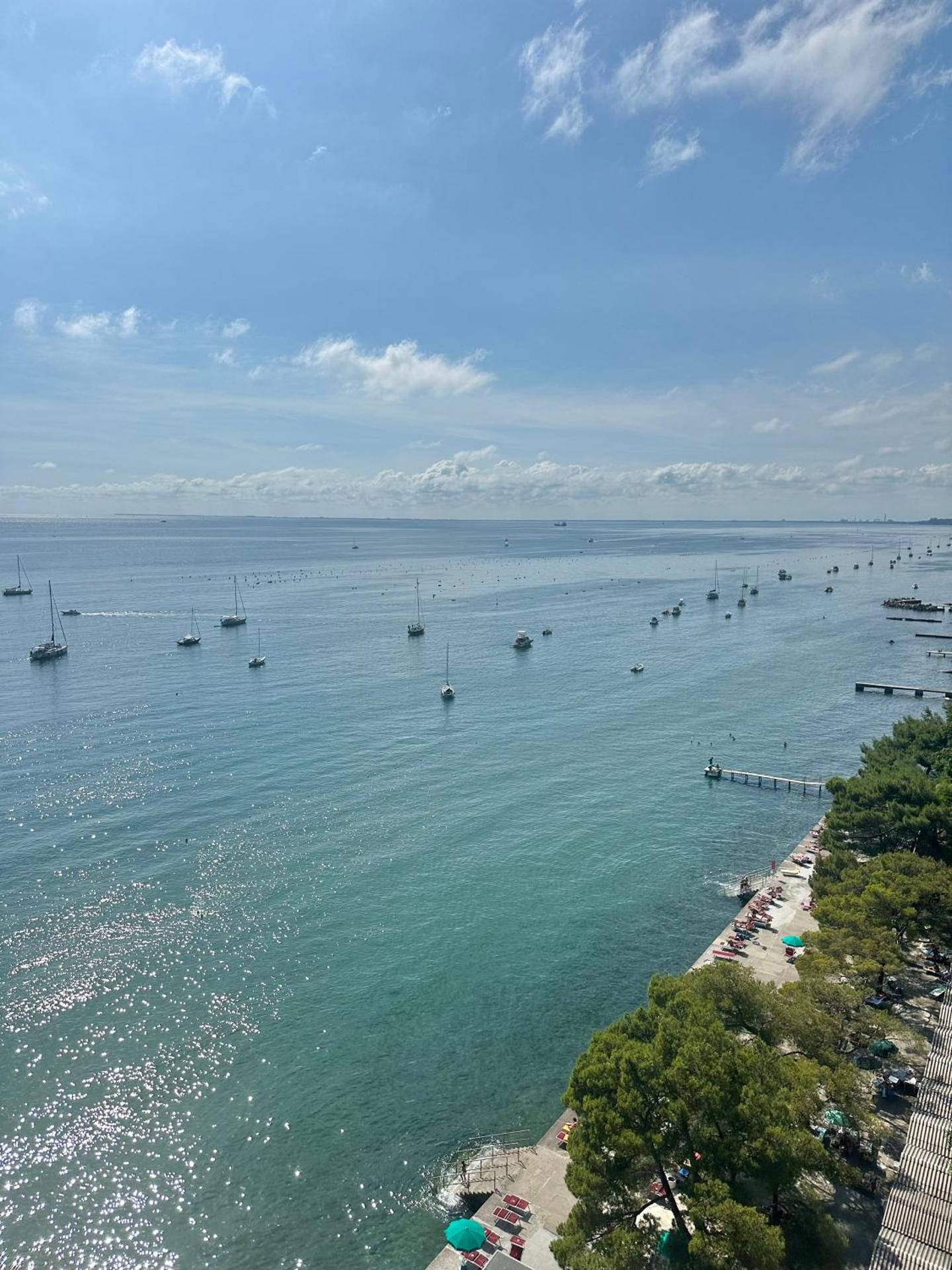 Hotel Riviera & Maximilian's - Photo 112