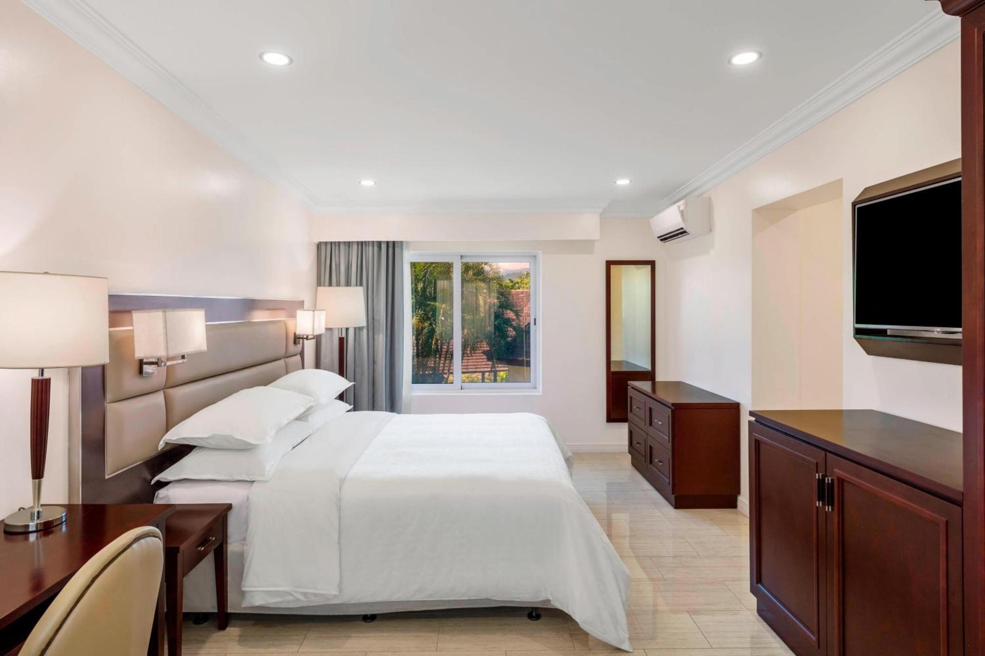 Two-Bedroom Family Room with Two King Beds