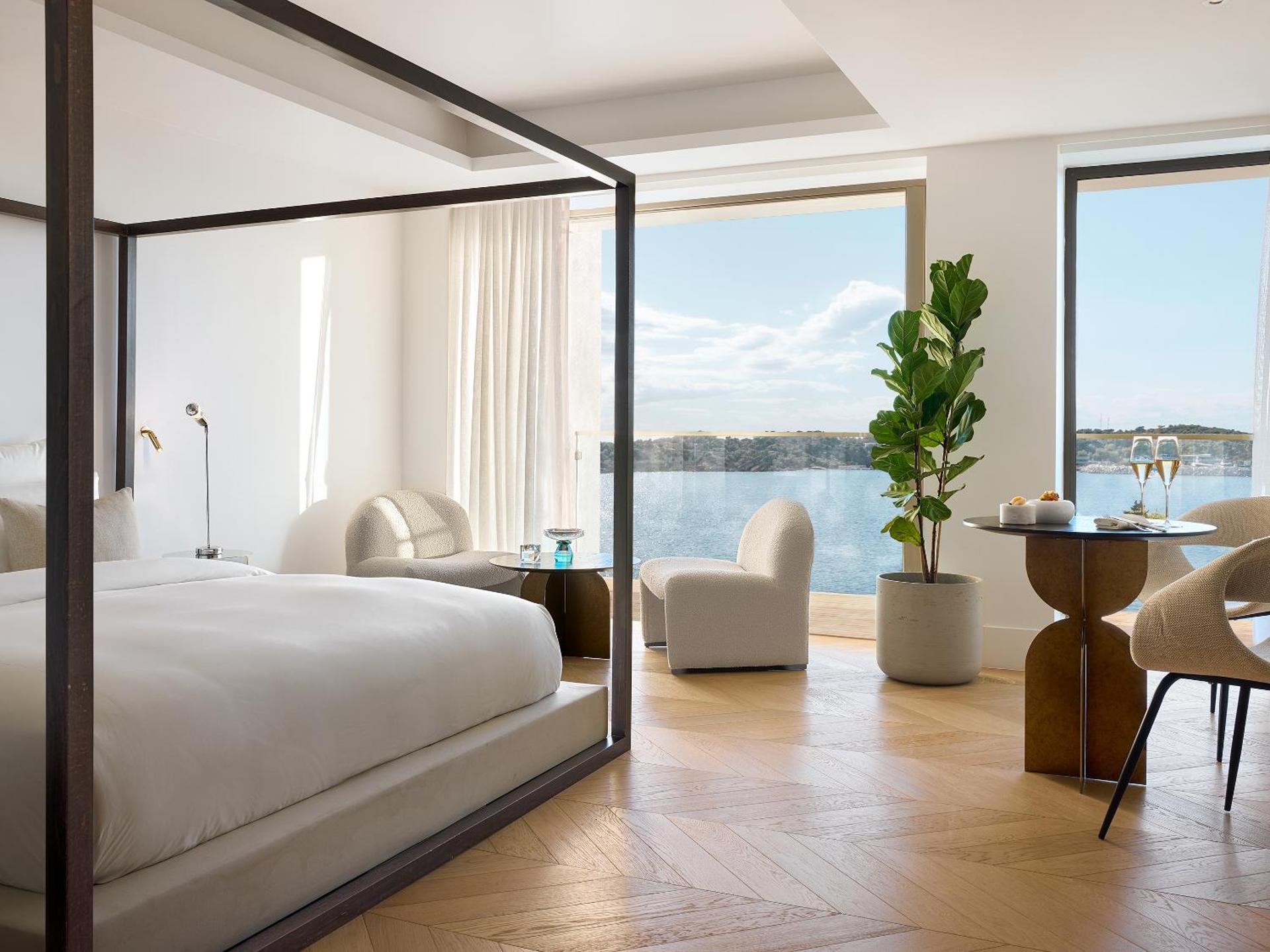 Club Junior Suite Sea & Astir Marina Views