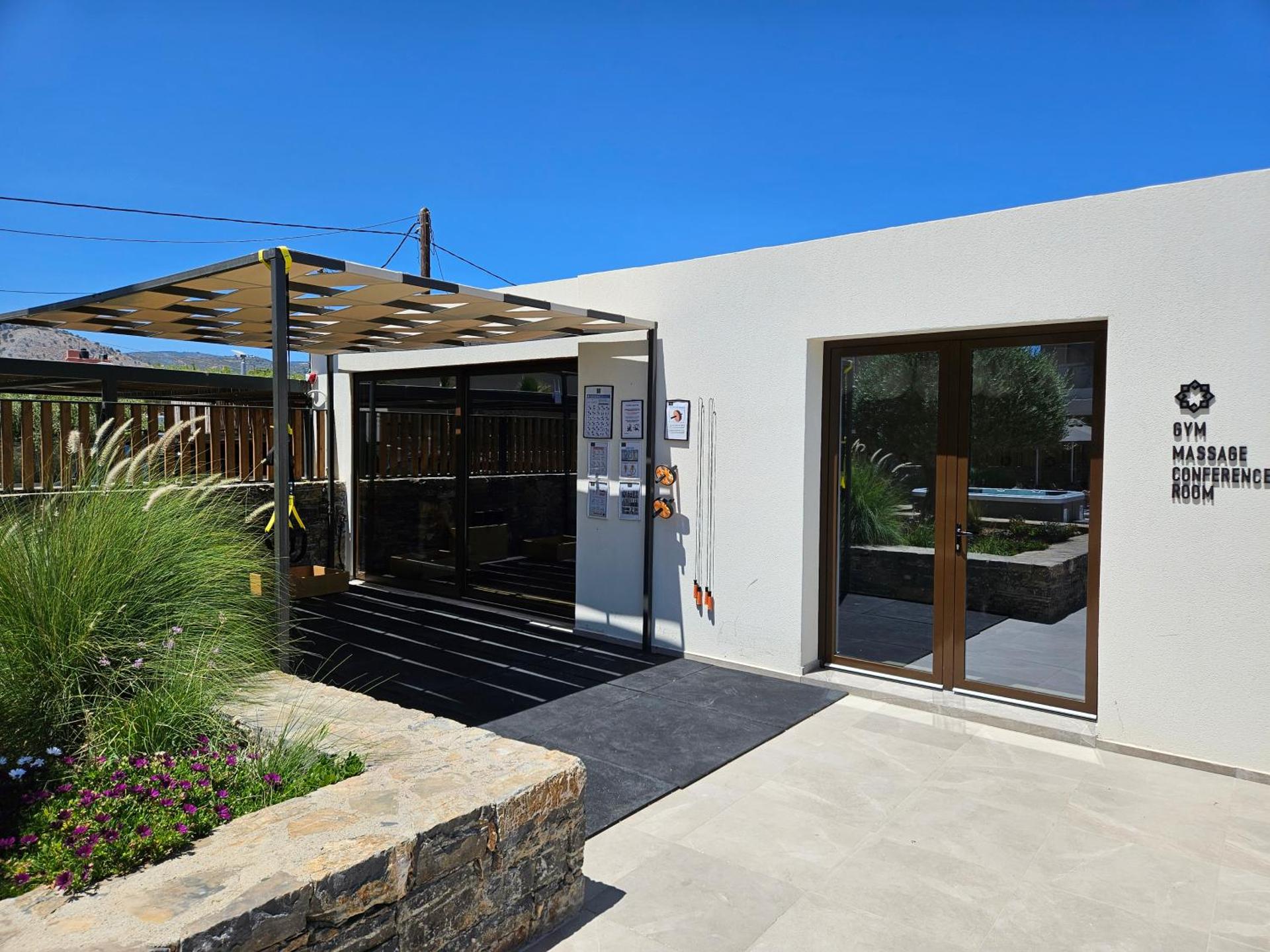 Petousis Hotel & Suites - Photo 22