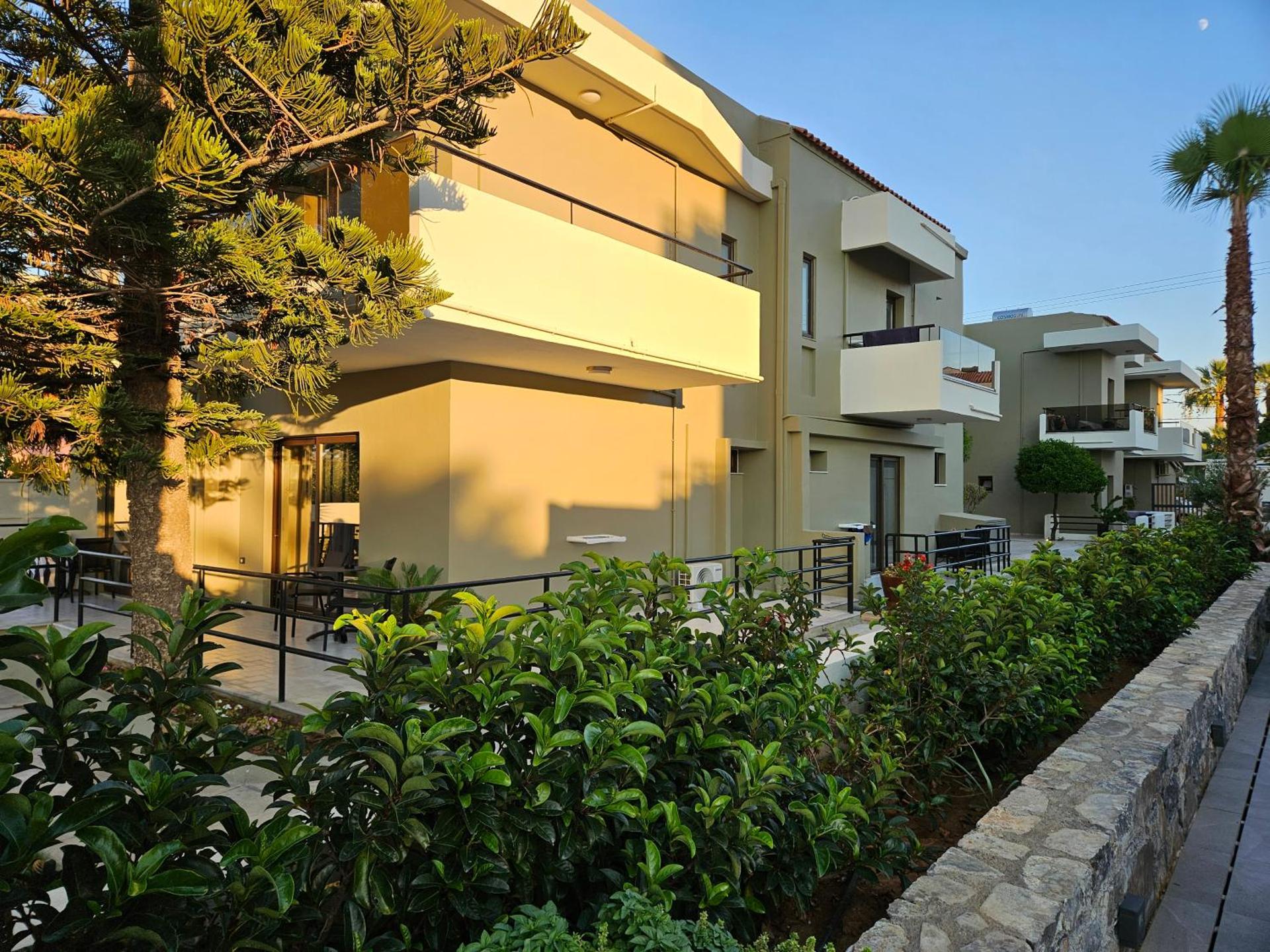 Petousis Hotel & Suites - Photo 29