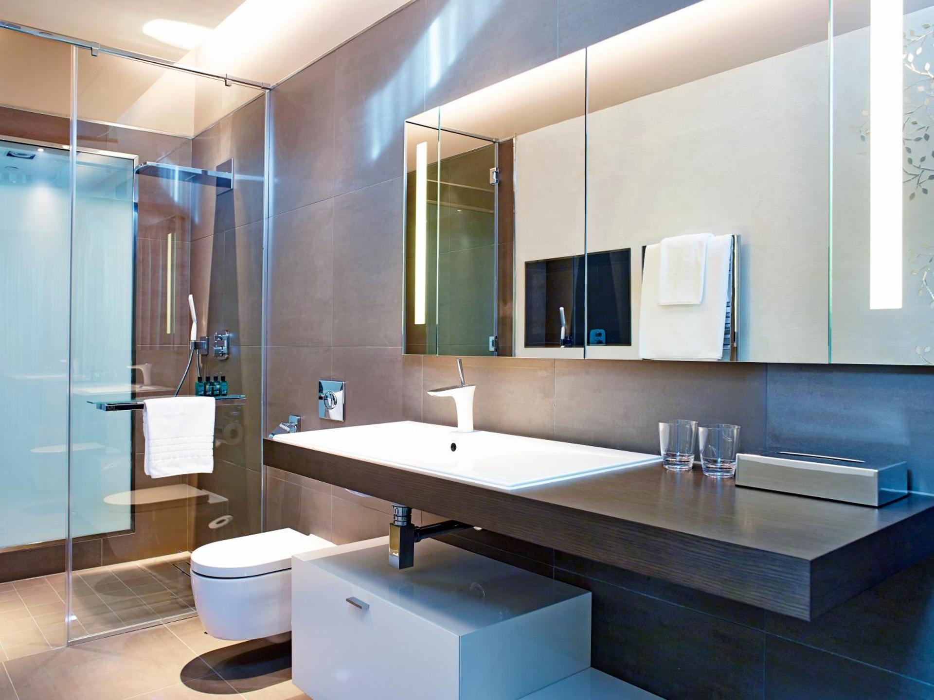 Cheval Three Quays at The Tower of London - Photo 8