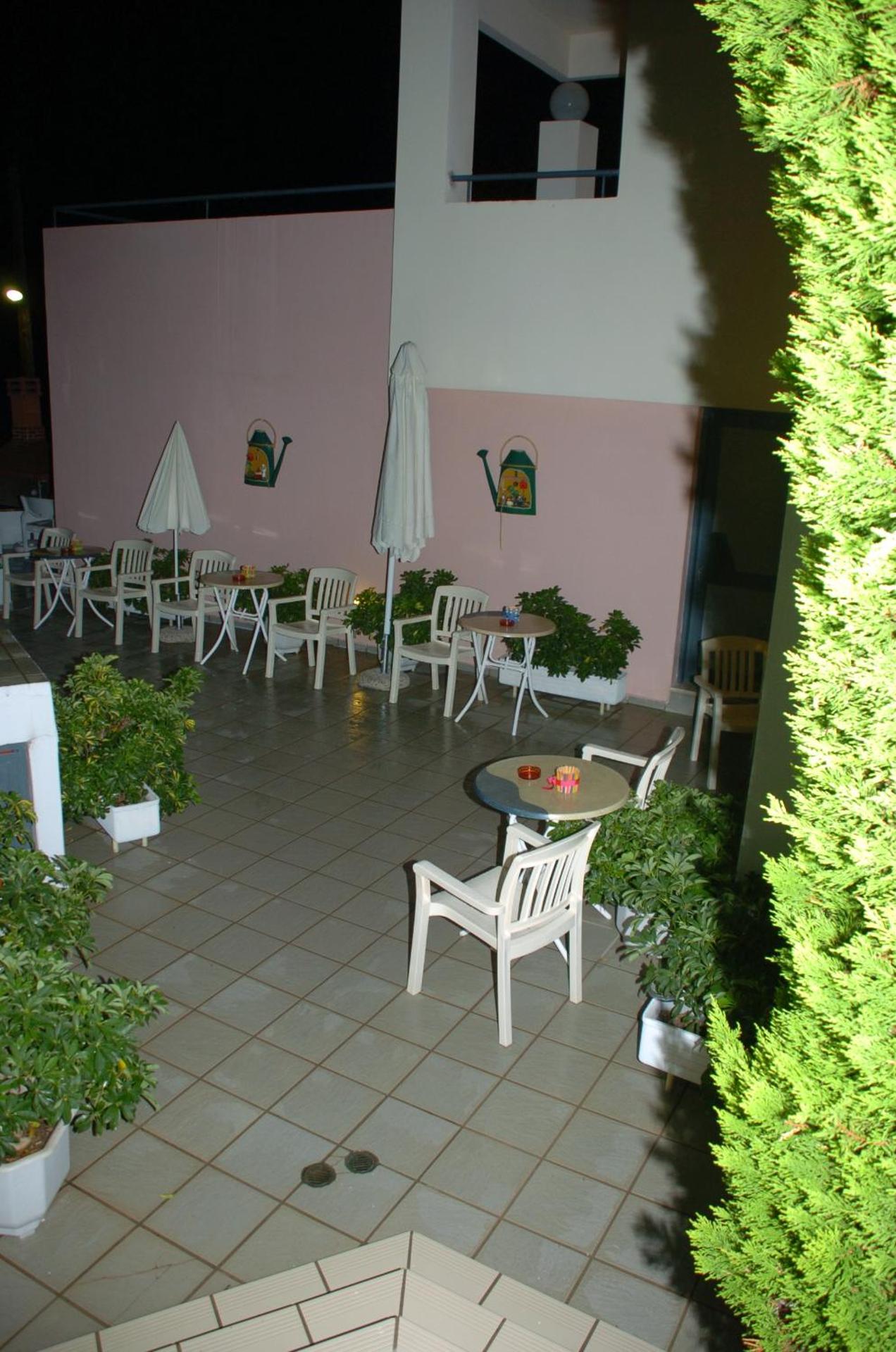 Blue Sky Hotel Apartments - Photo 34