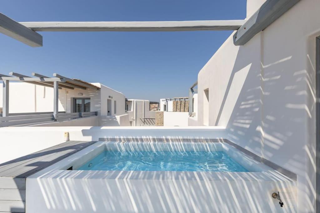 Mykonos Luxury Home with Jacuzzi - Photo 26