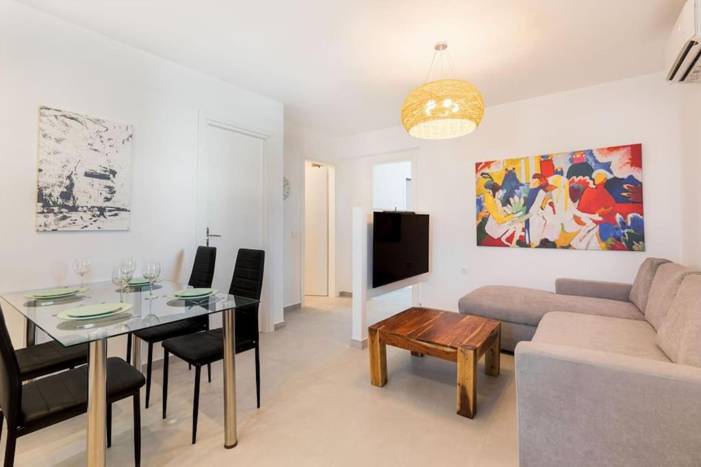 Mykonos Luxury Home with Jacuzzi - Photo 30