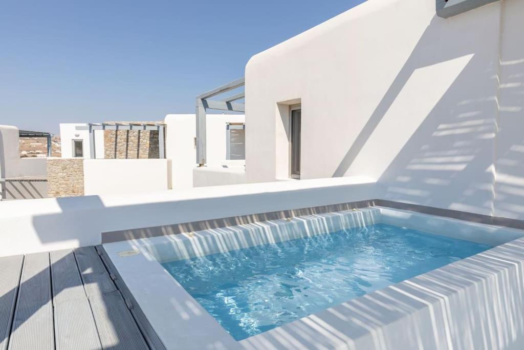 Mykonos Luxury Home with Jacuzzi - Photo 34