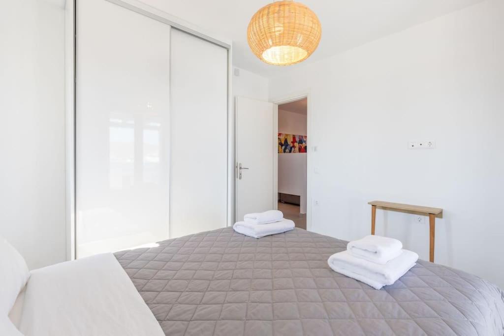 Mykonos Luxury Home with Jacuzzi - Photo 35