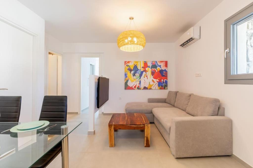 Mykonos Luxury Home with Jacuzzi - Photo 6