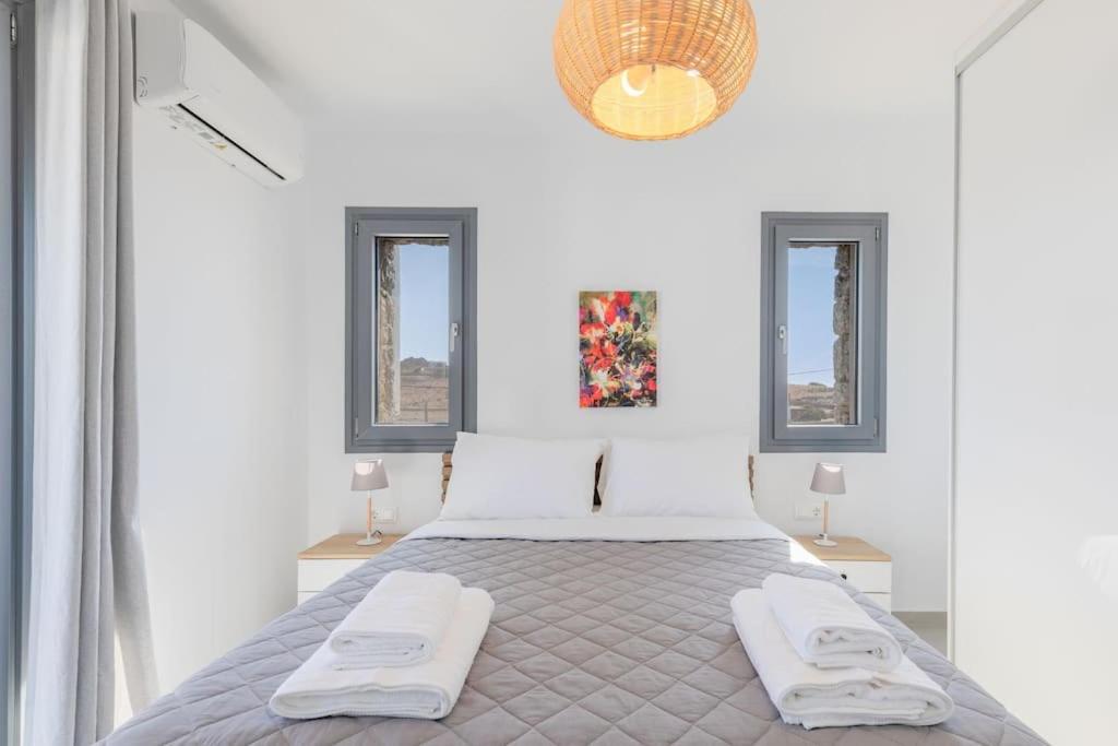 Mykonos Luxury Home with Jacuzzi - Photo 9