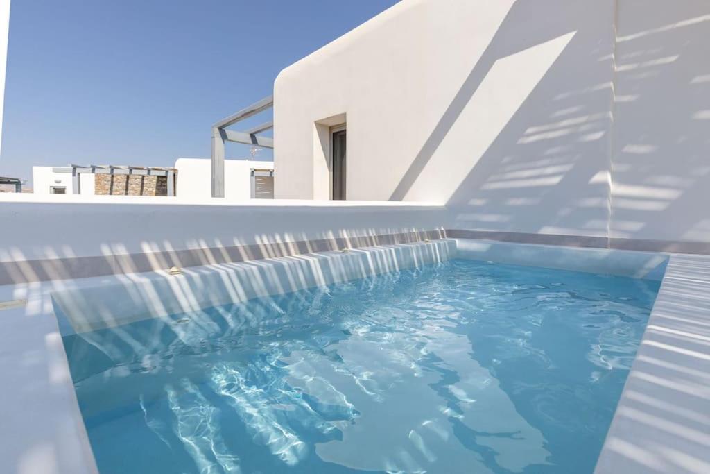 Mykonos Luxury Home with Jacuzzi - Photo 13