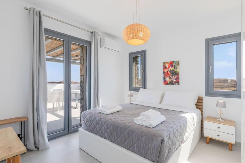 Mykonos Luxury Home with Jacuzzi - Photo 14