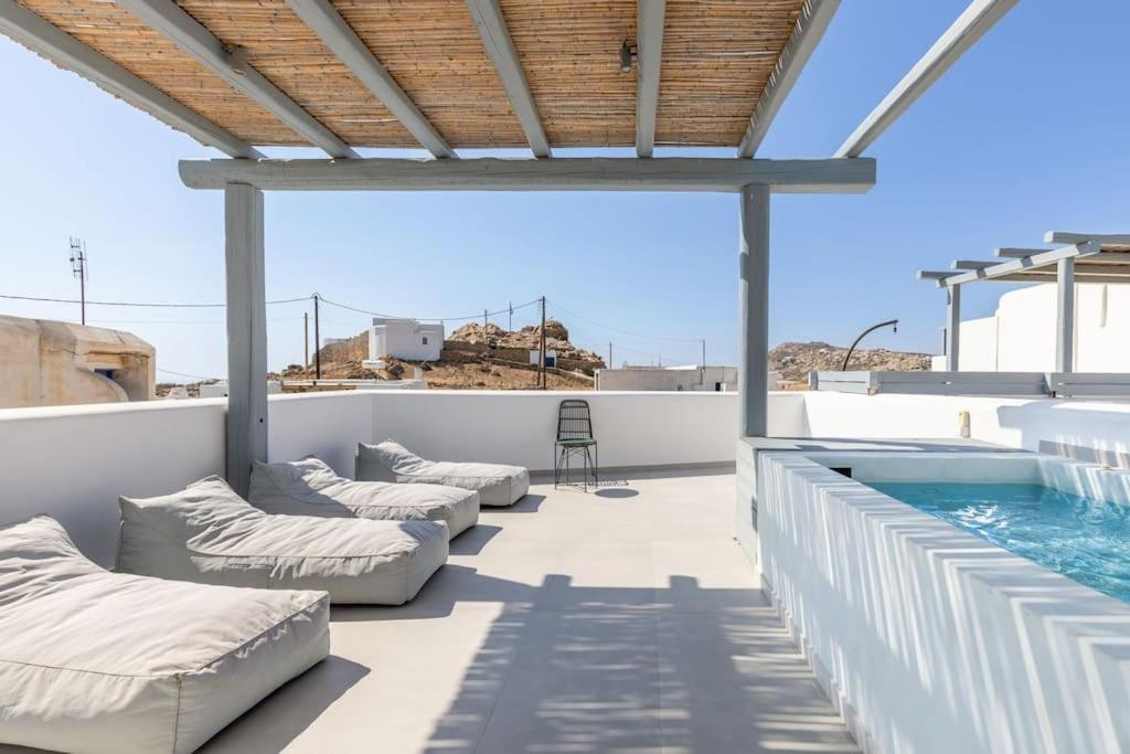 Mykonos Luxury Home with Jacuzzi - Photo 18