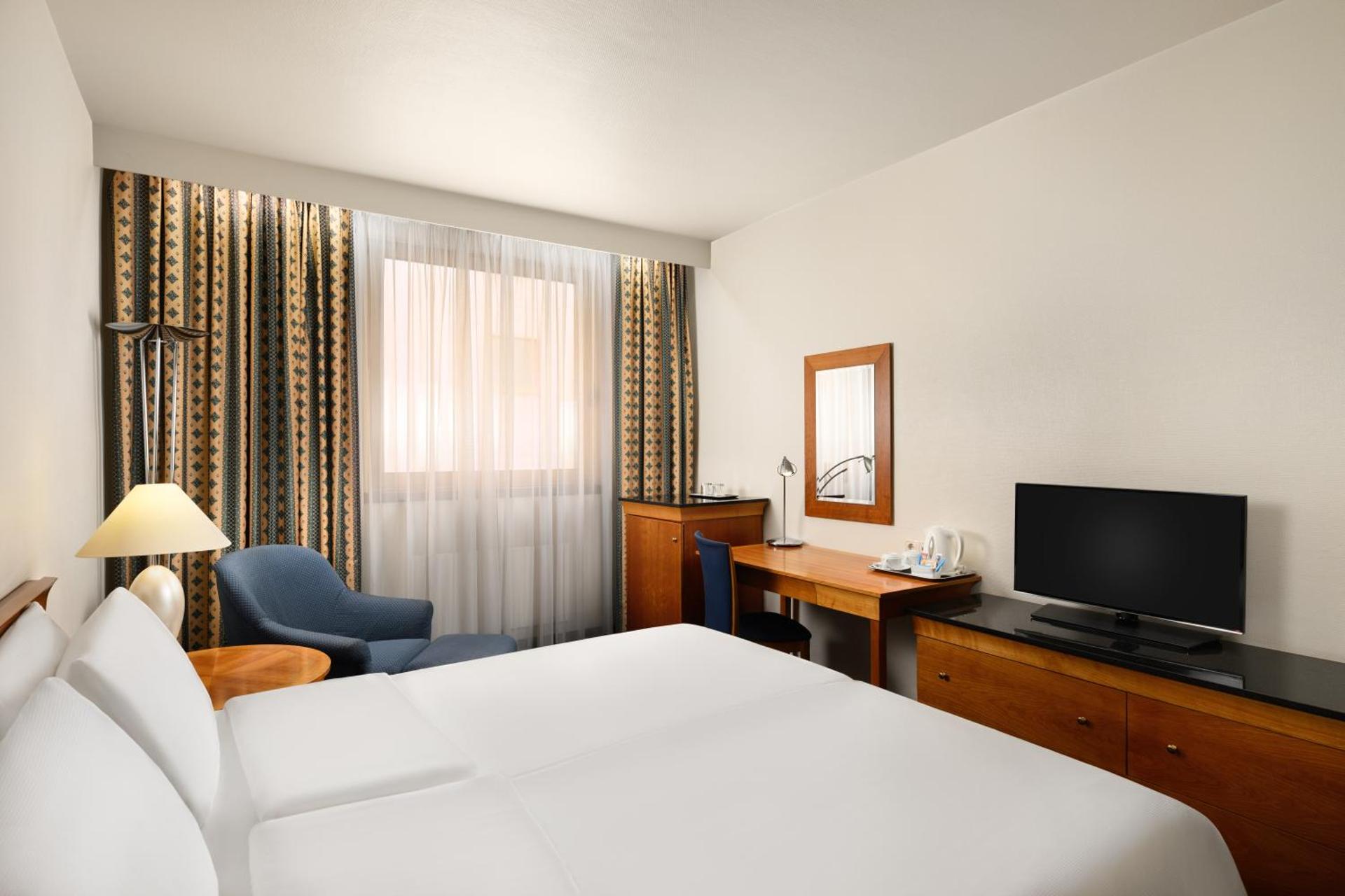 Danubius Hotel Hungaria City Center - Photo 18