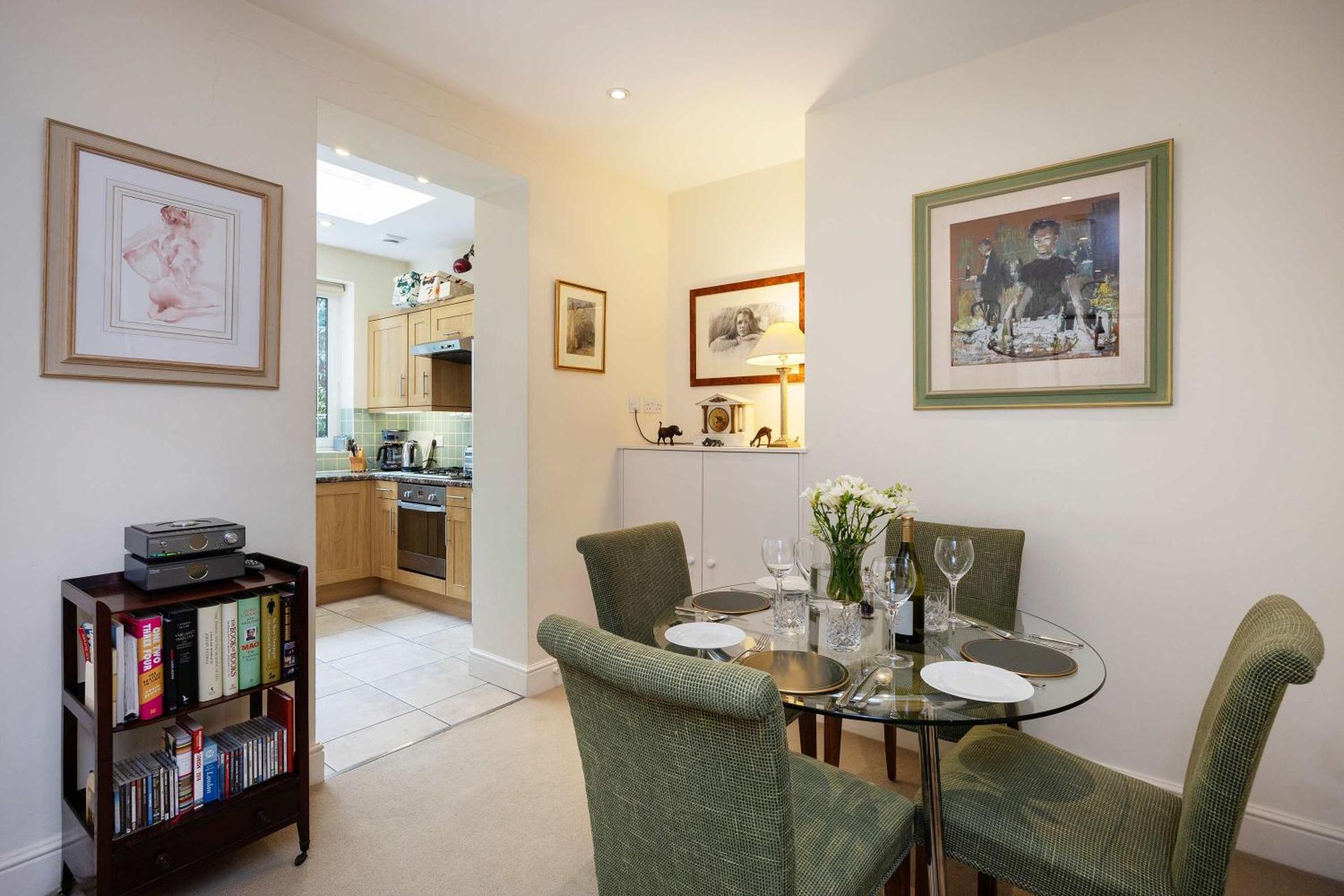 Veeve - Artist's Oasis - Photo 16