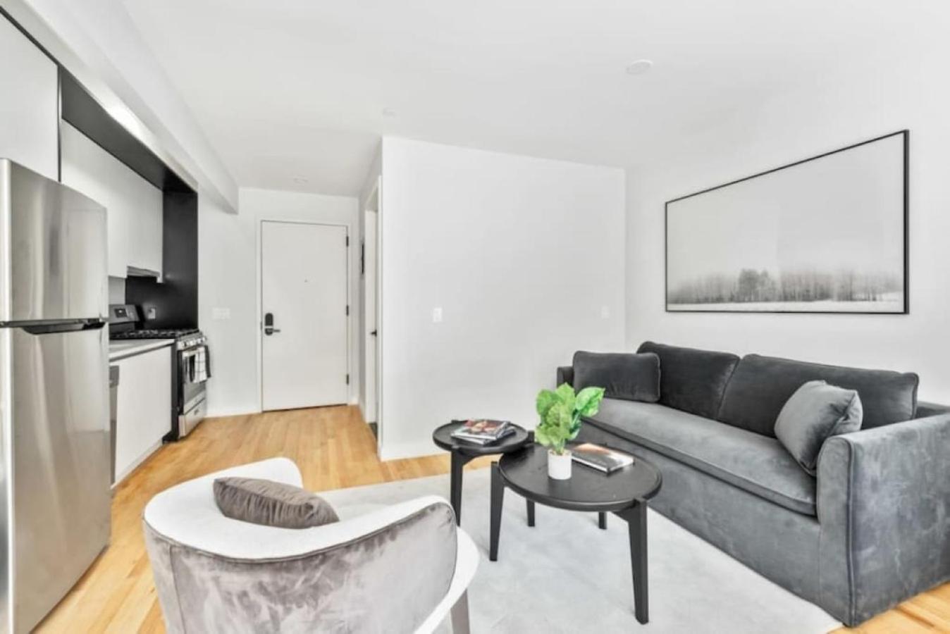 Luxe Studio with Charming Juliet Balcony - Photo 7