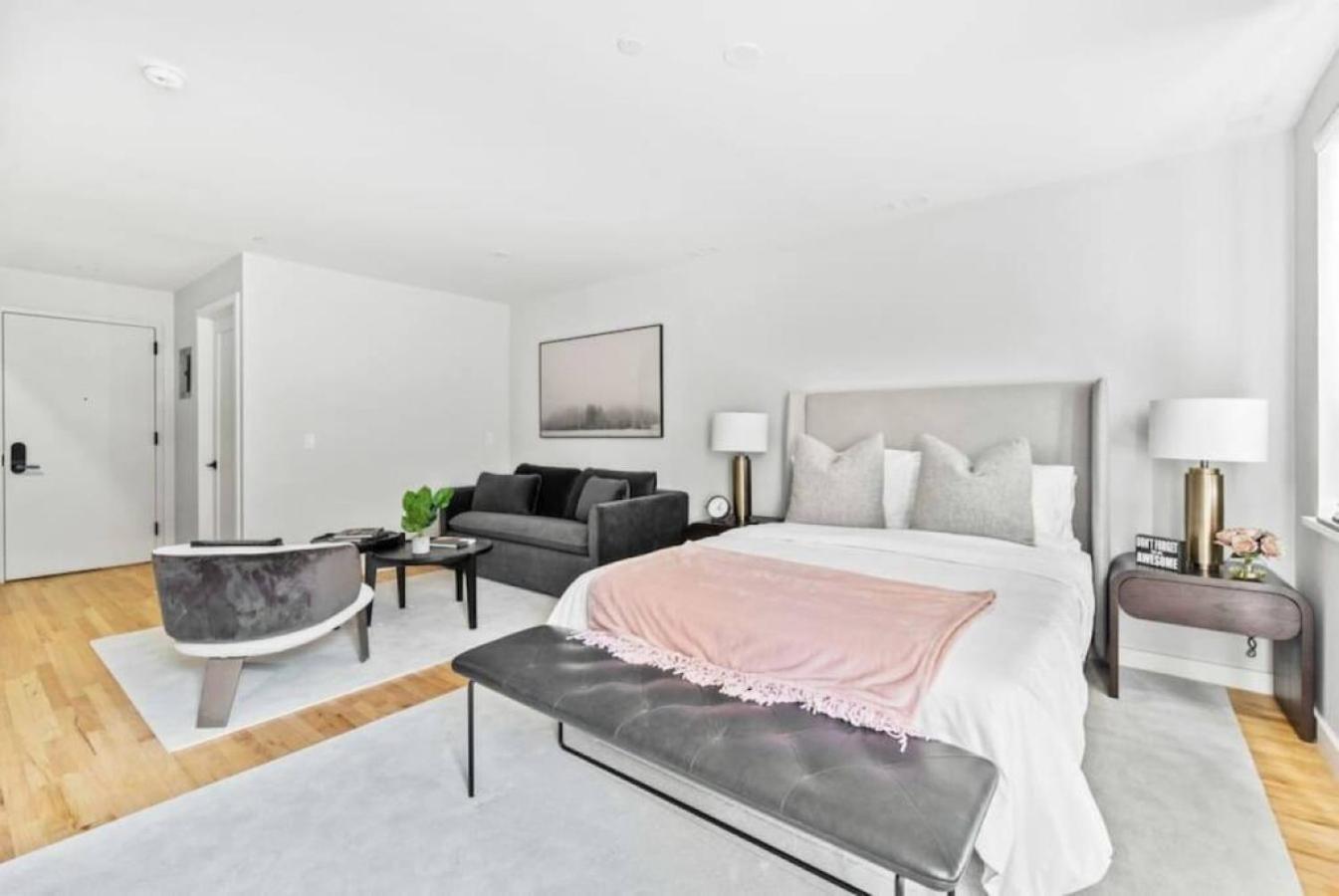 Luxe Studio with Charming Juliet Balcony - Photo 9