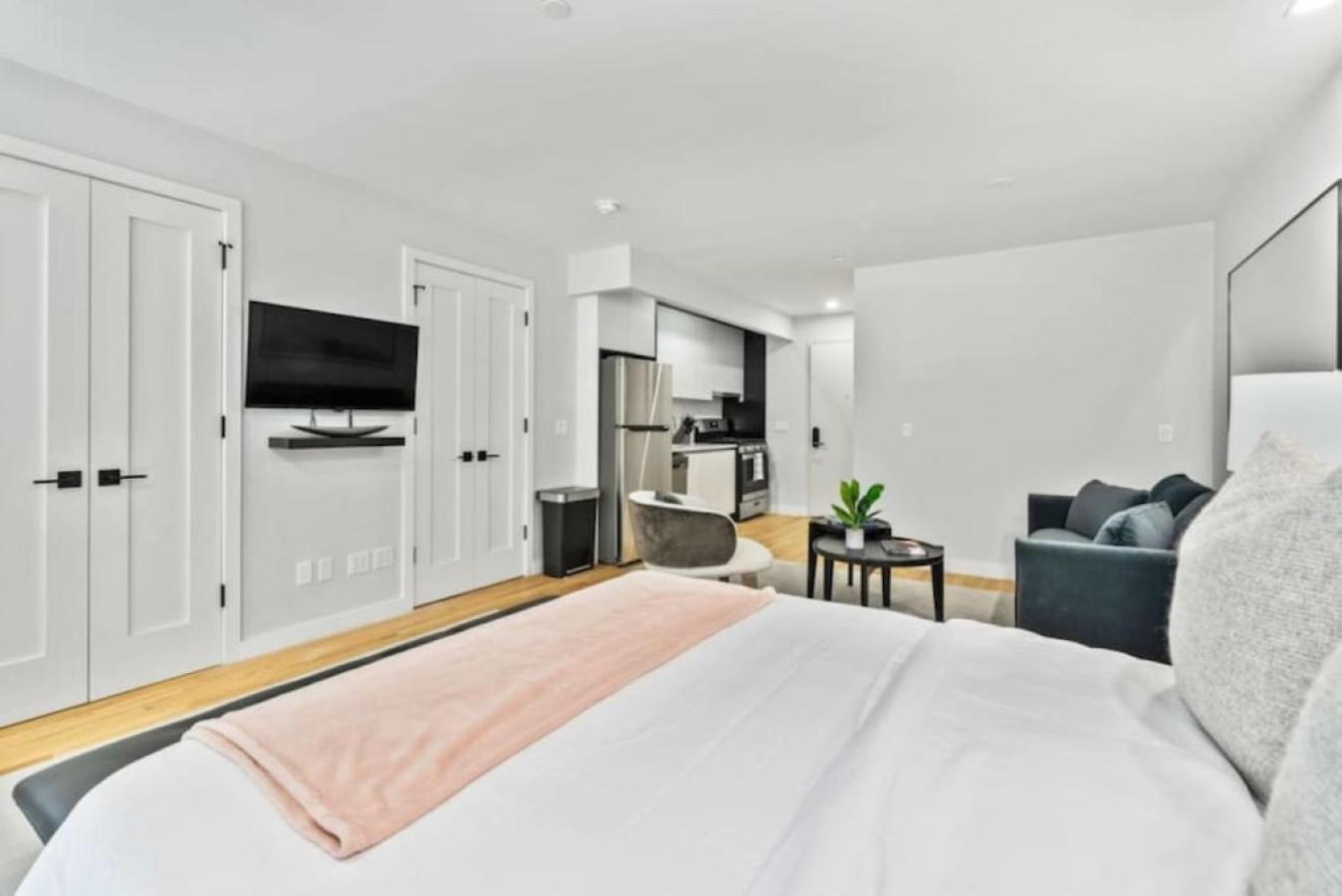 Luxe Studio with Charming Juliet Balcony - Photo 10