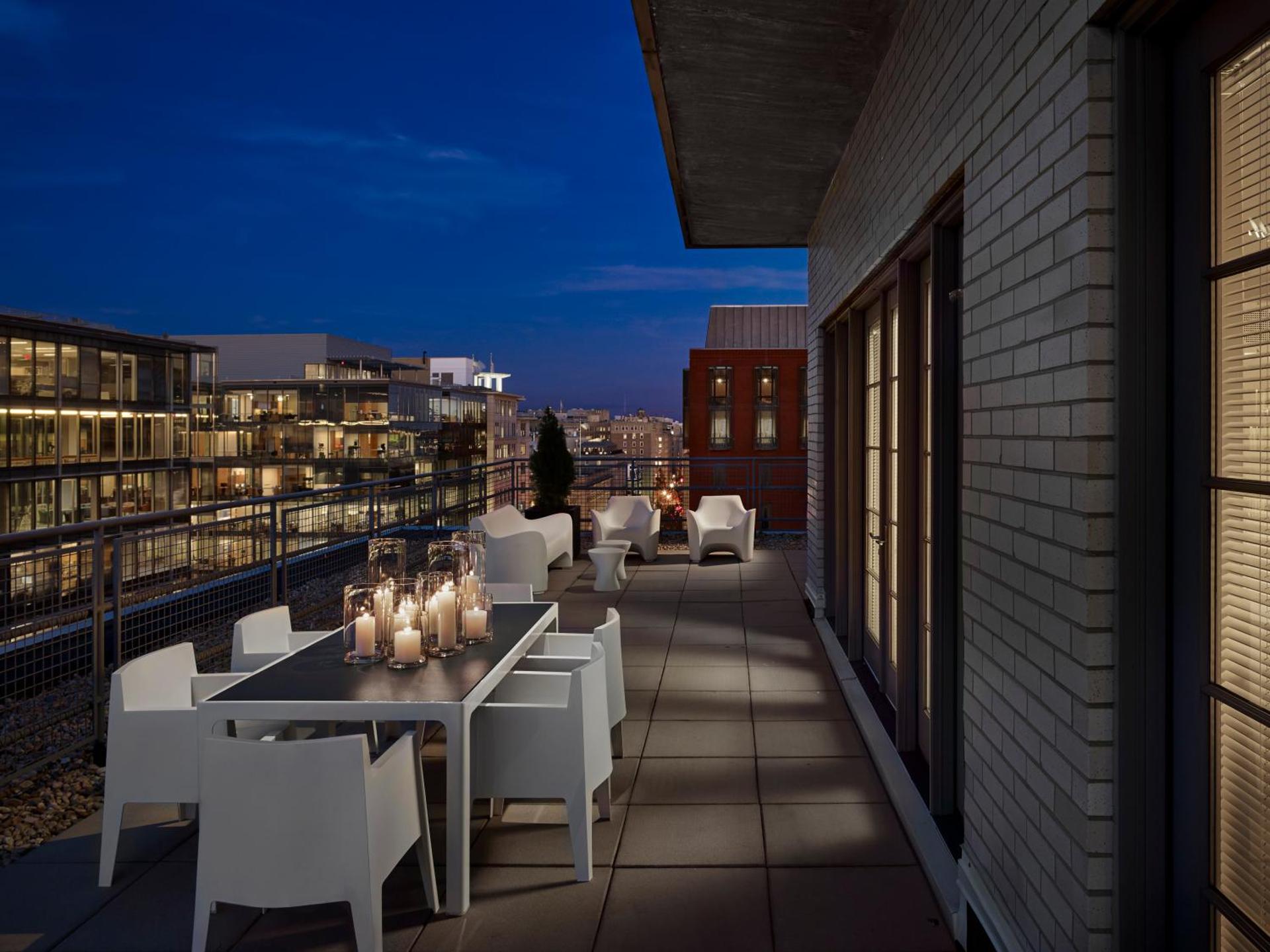 AKA White House - Photo 19