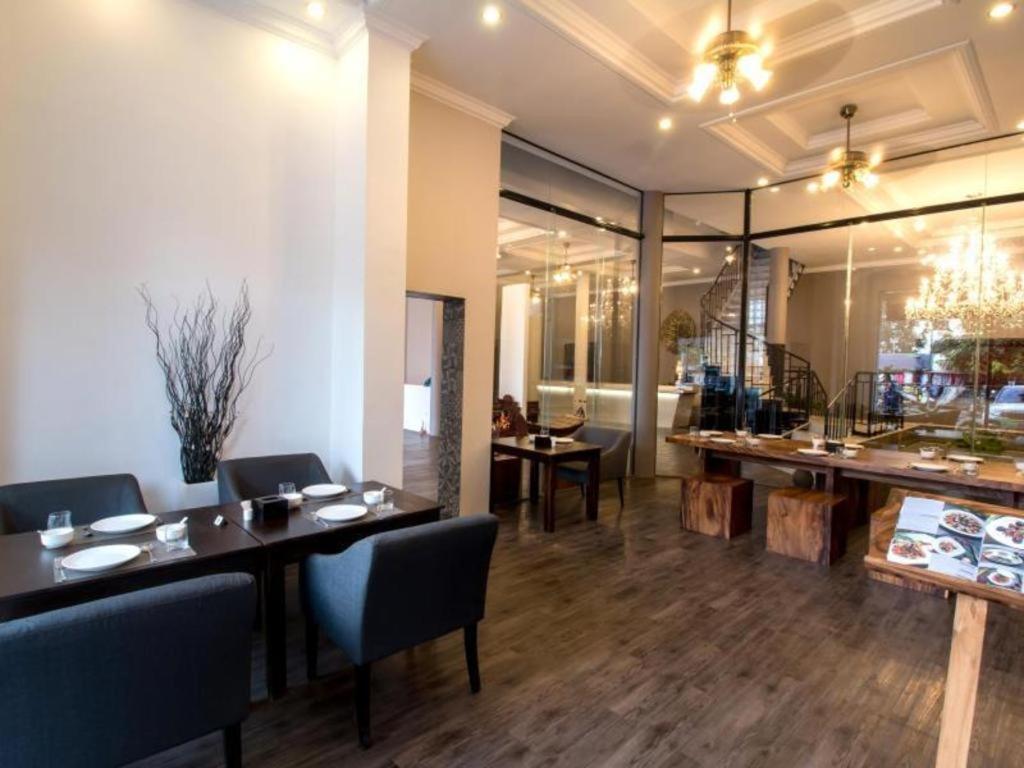 De Art Hotel - Photo 16