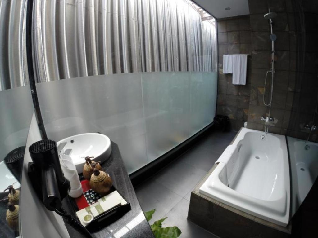 De Art Hotel - Photo 58