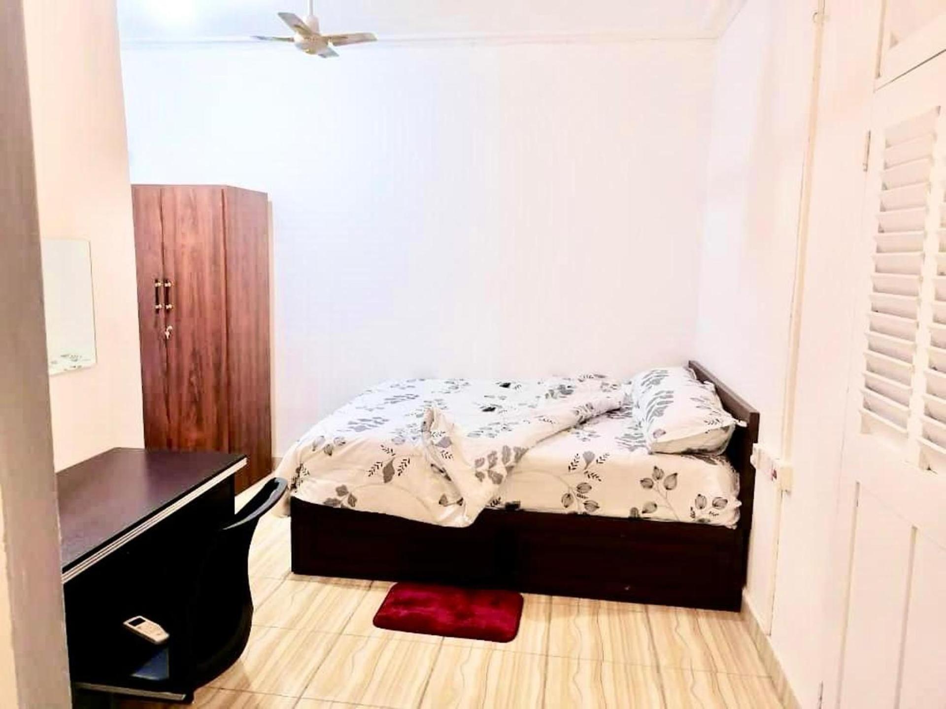 1 Bed House Private Compound with Off Road Parking - Photo 3