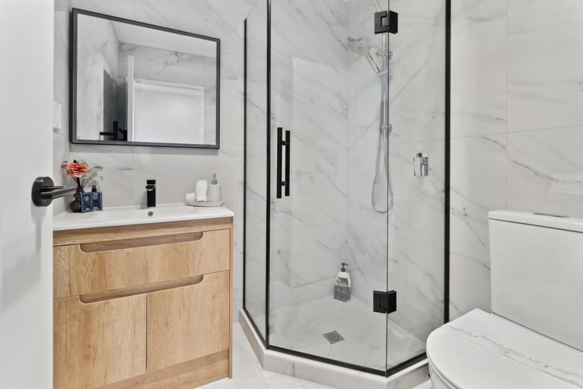 Tudor Nook - Modern Comforts in a Classic Setting - Photo 12