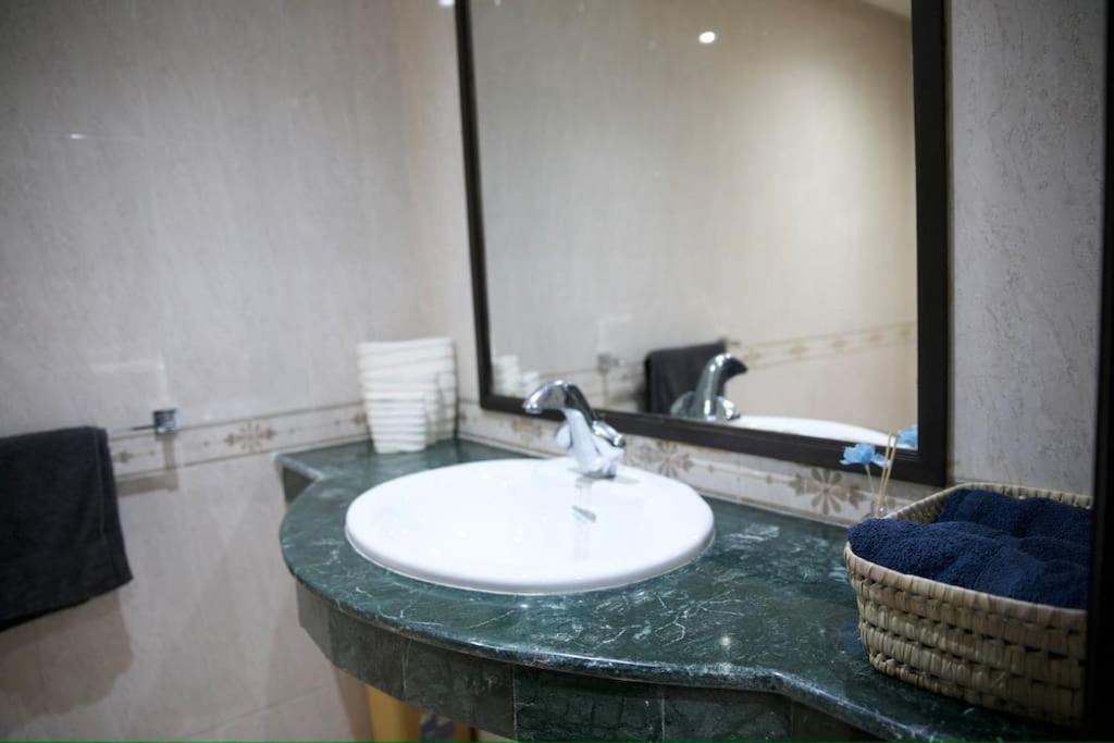 Appartement moderne en plein centre de l'Agdal - Photo 20