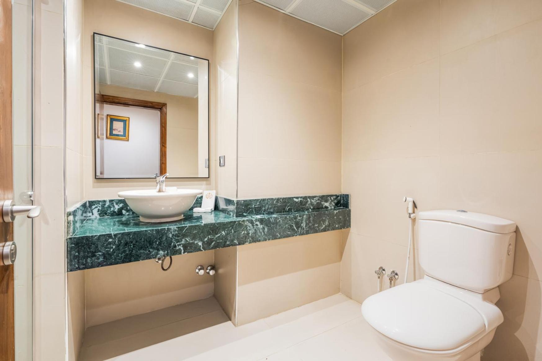 Om Kolthoom Hotel - Photo 10