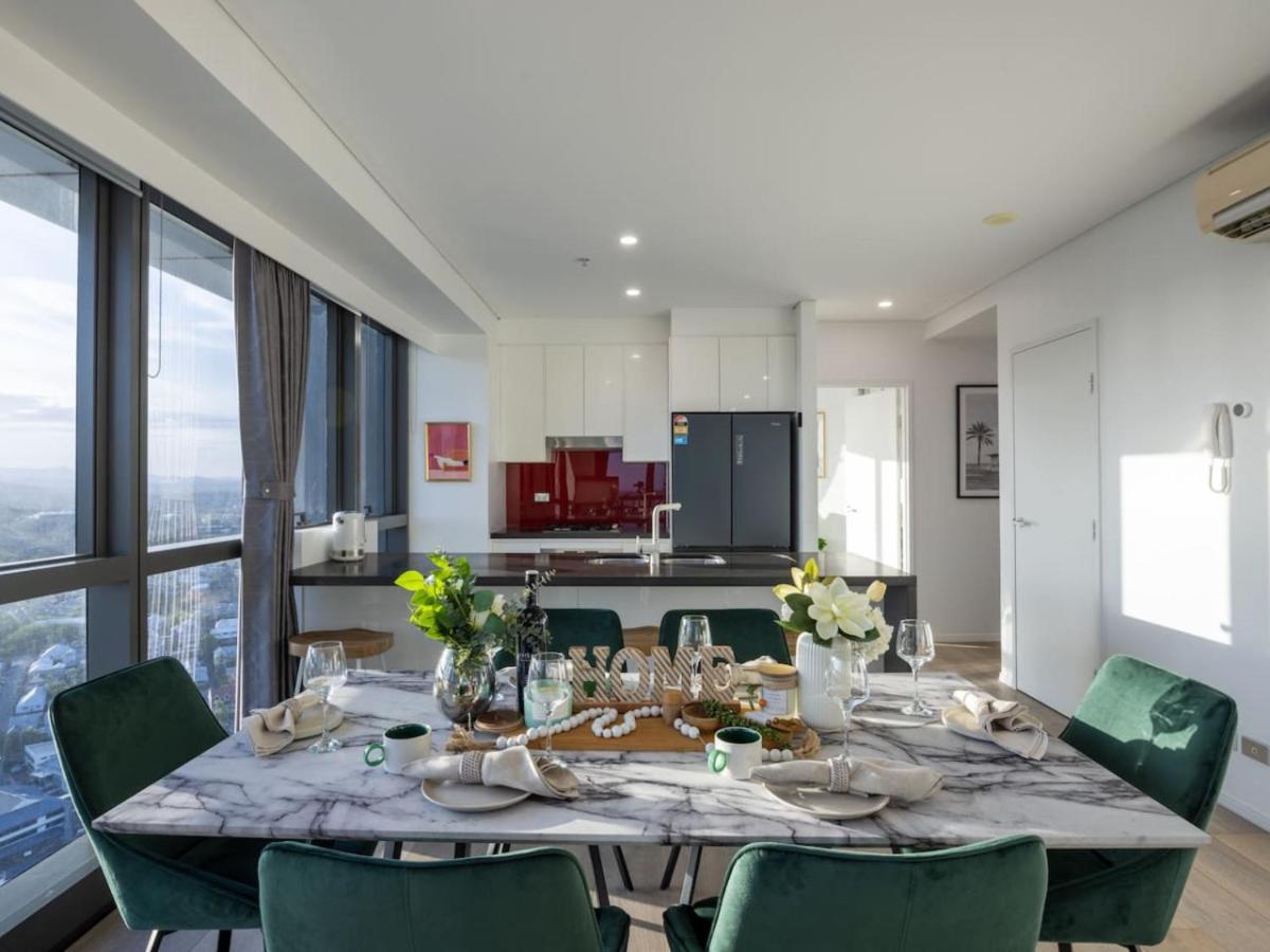 Luxury 3BR Suite Stunning Skyline-River-View at CBD - Photo 16