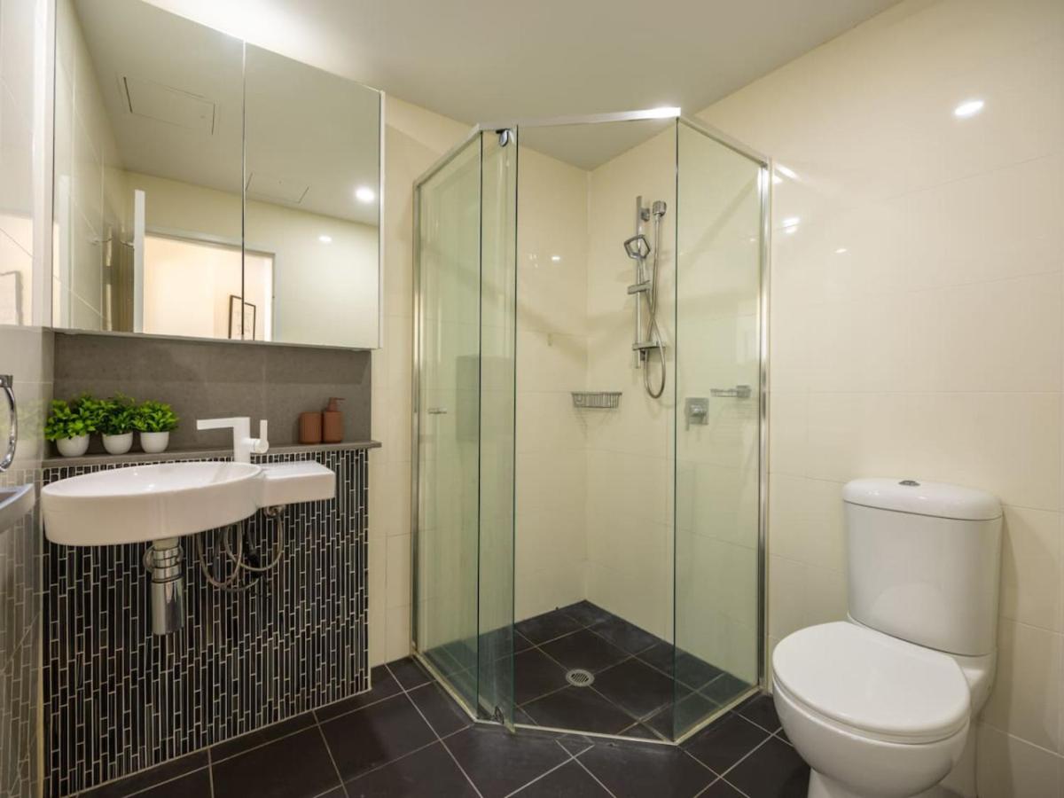 Luxury 3BR Suite Stunning Skyline-River-View at CBD - Photo 10