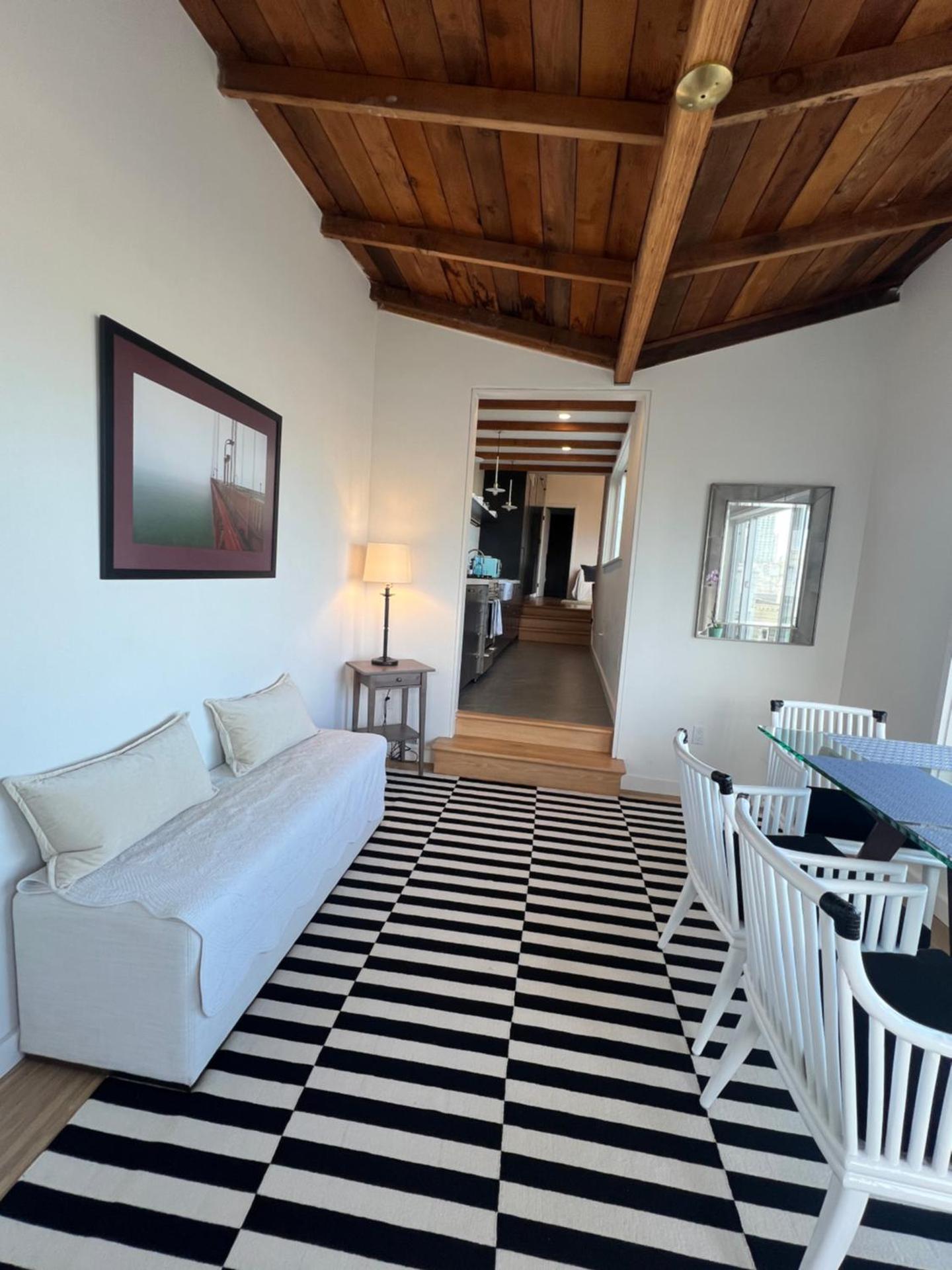 Charming 2BR Cottage with Bay and City Views-Gated Luxury Private Place - Photo 22