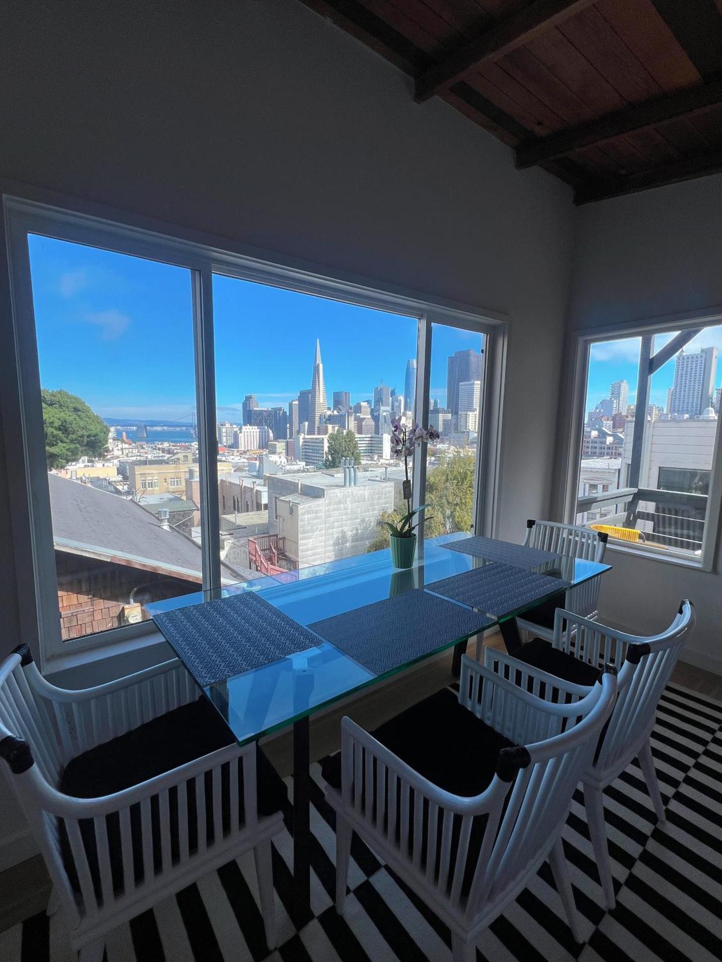 Charming 2BR Cottage with Bay and City Views-Gated Luxury Private Place - Photo 21