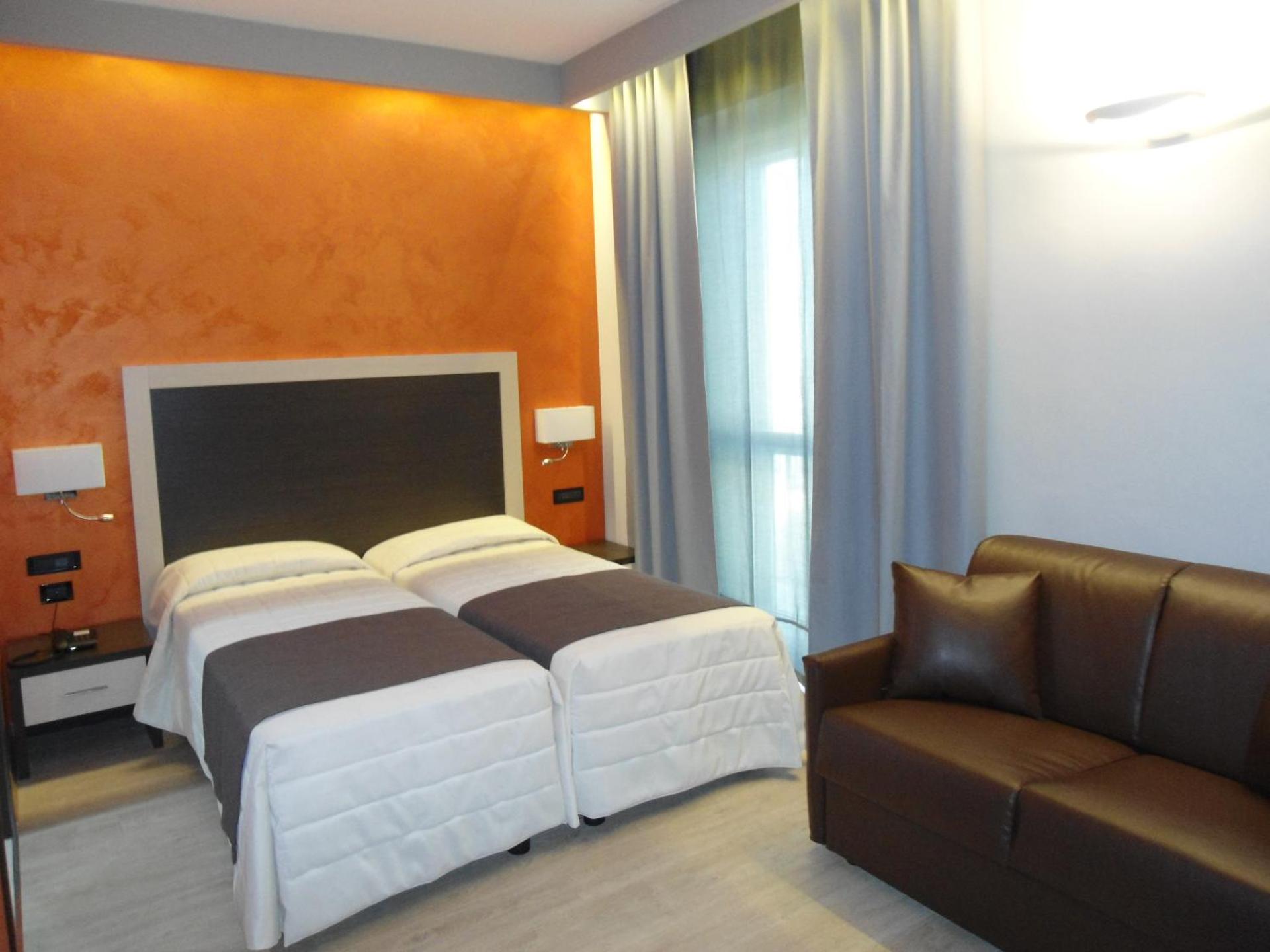 Hotel Continental - Photo 38