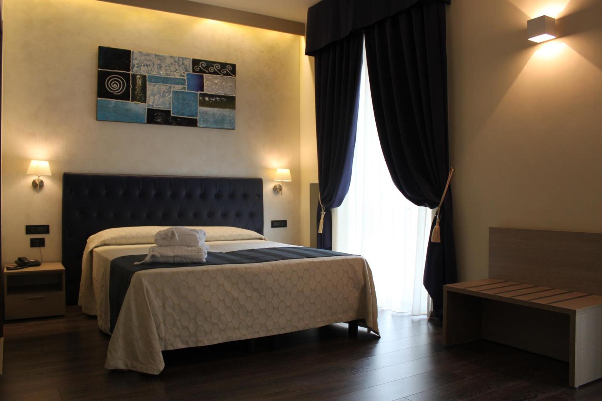 Hotel Continental - Photo 40