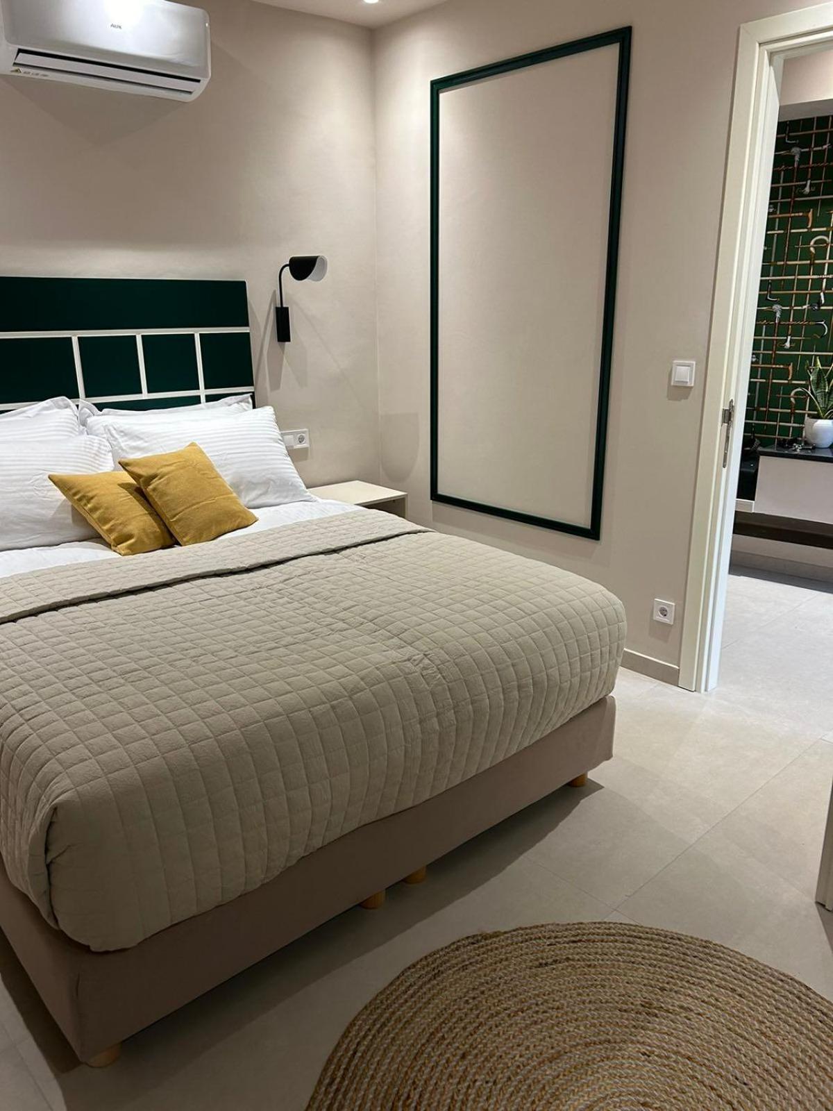 Living Yard Thissio - Photo 45