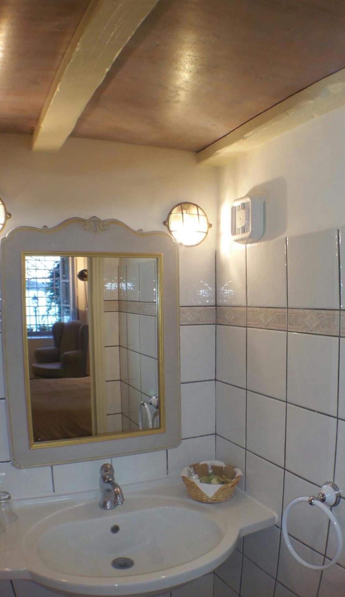 Economou Mansion - Photo 25