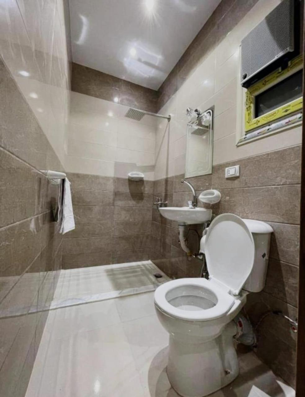 Pyramids On The Spot View - Photo 20