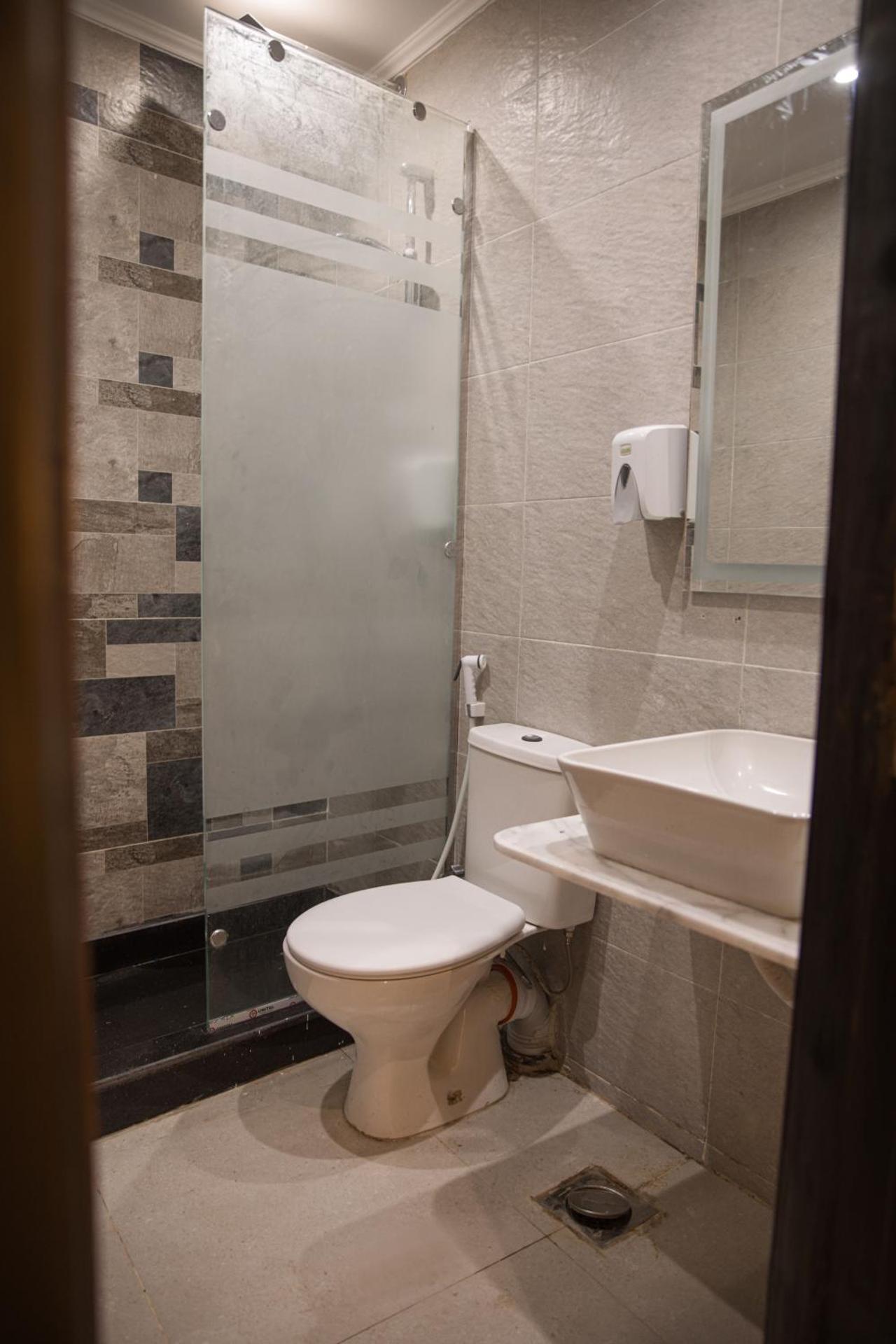 Tourist Plaza Hotel - Photo 29