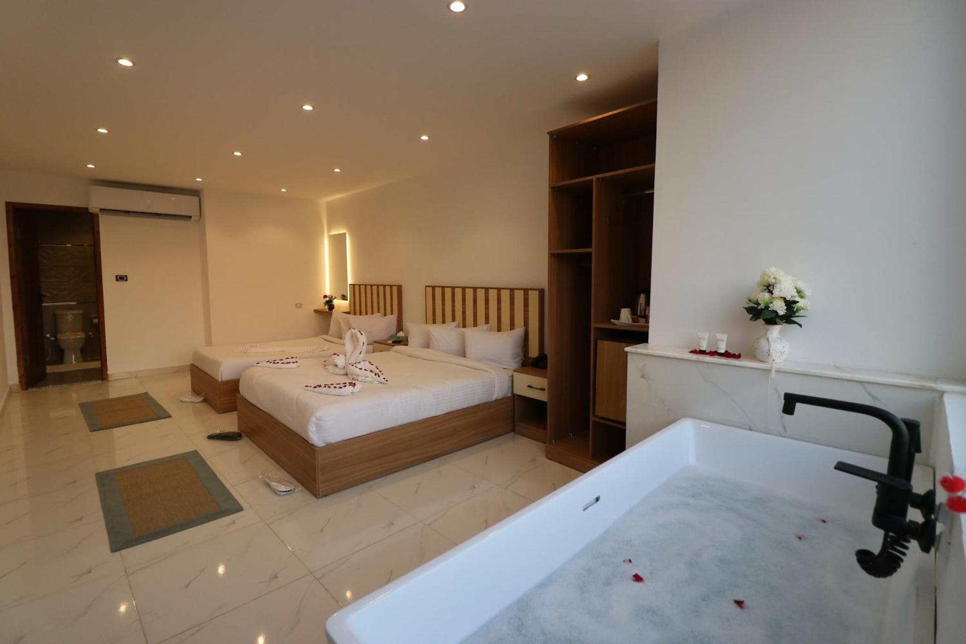 Junior Suite with Mountain View