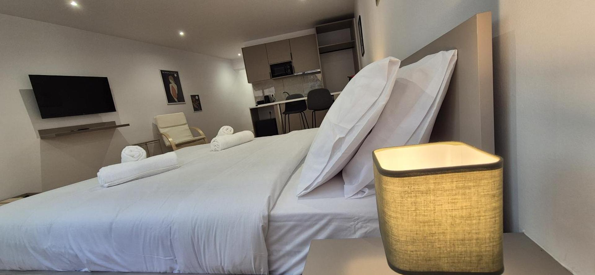 Figleaf Kypseli - Photo 52