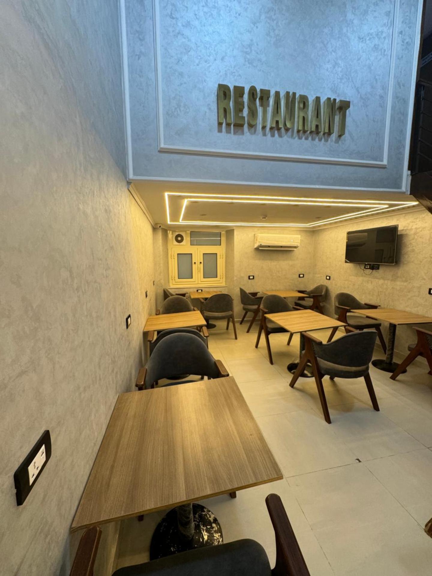 Tourist Plaza Hotel - Photo 14