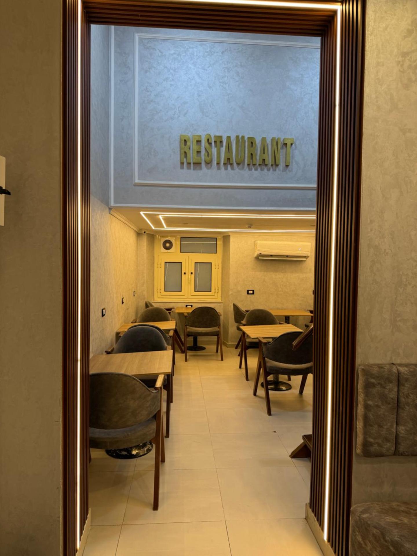 Tourist Plaza Hotel - Photo 2