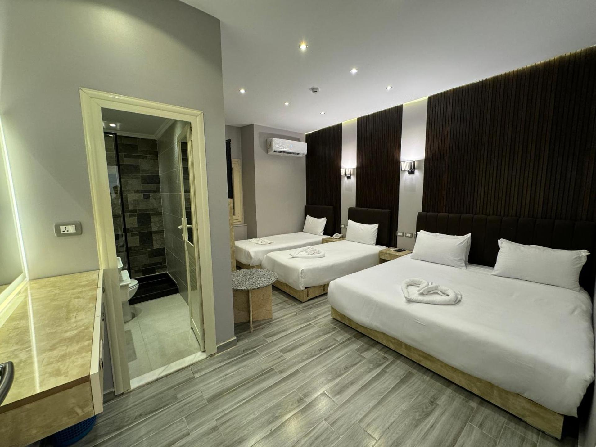 Tourist Plaza Hotel - Photo 43